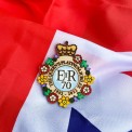 Spilla Elizabeth II Platinum Jubilee di Legno