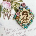 Spilla artigianale in stile cammeo – Tributo ai 250 anni di Jane Austen