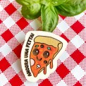 Spilla in legno dipinto a mano con faccina buffa a forma di pizza