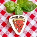 Spilla in legno dipinto a mano con faccina buffa a forma di pizza