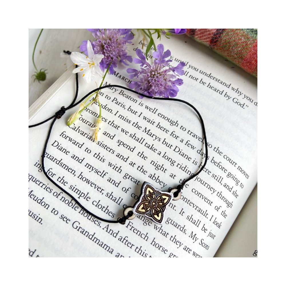 Bracciale Celtico regolabile – simbolo a quattro punte dorato e argento su cordino nero