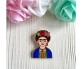 Spilla Frida Kahlo artigianale – ritratto in legno dipinto a mano