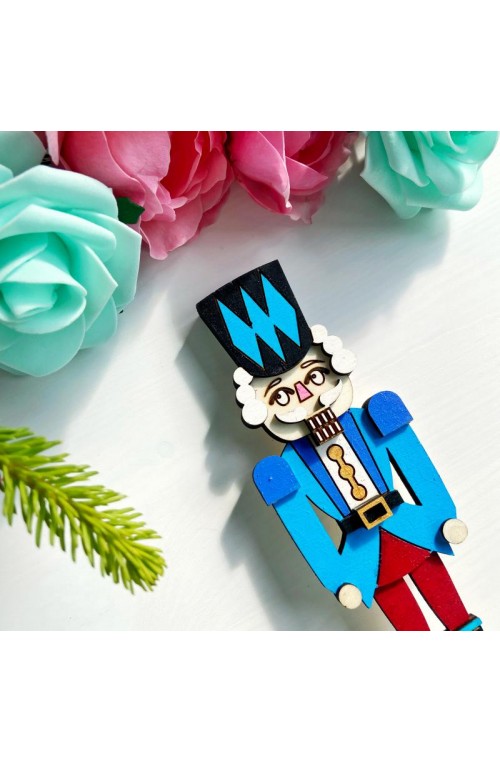 Statuina schiaccianoci in legno dipinta a mano