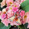 Orecchini Pendenti Ali e Petali: Simboli di Natura – Dipinti a mano con uccellini e fiori