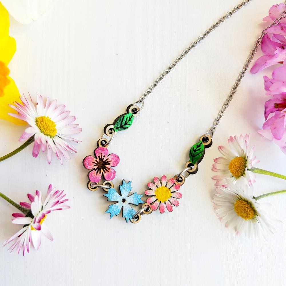 Collane Mini Bouquet: Tre Fiori e Simboli botanici – Dipinti a mano