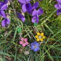 Collane Mini Bouquet: Tre Fiori e Simboli botanici – Dipinti a mano