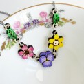 Collane Mini Bouquet: Tre Fiori e Simboli botanici – Dipinti a mano